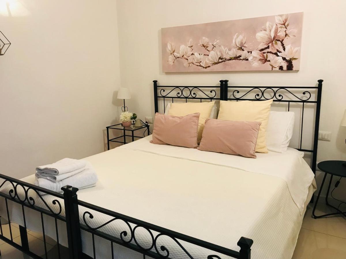 Camera Privata “Un Nido A Castello” Hotel Cagliari Buitenkant foto